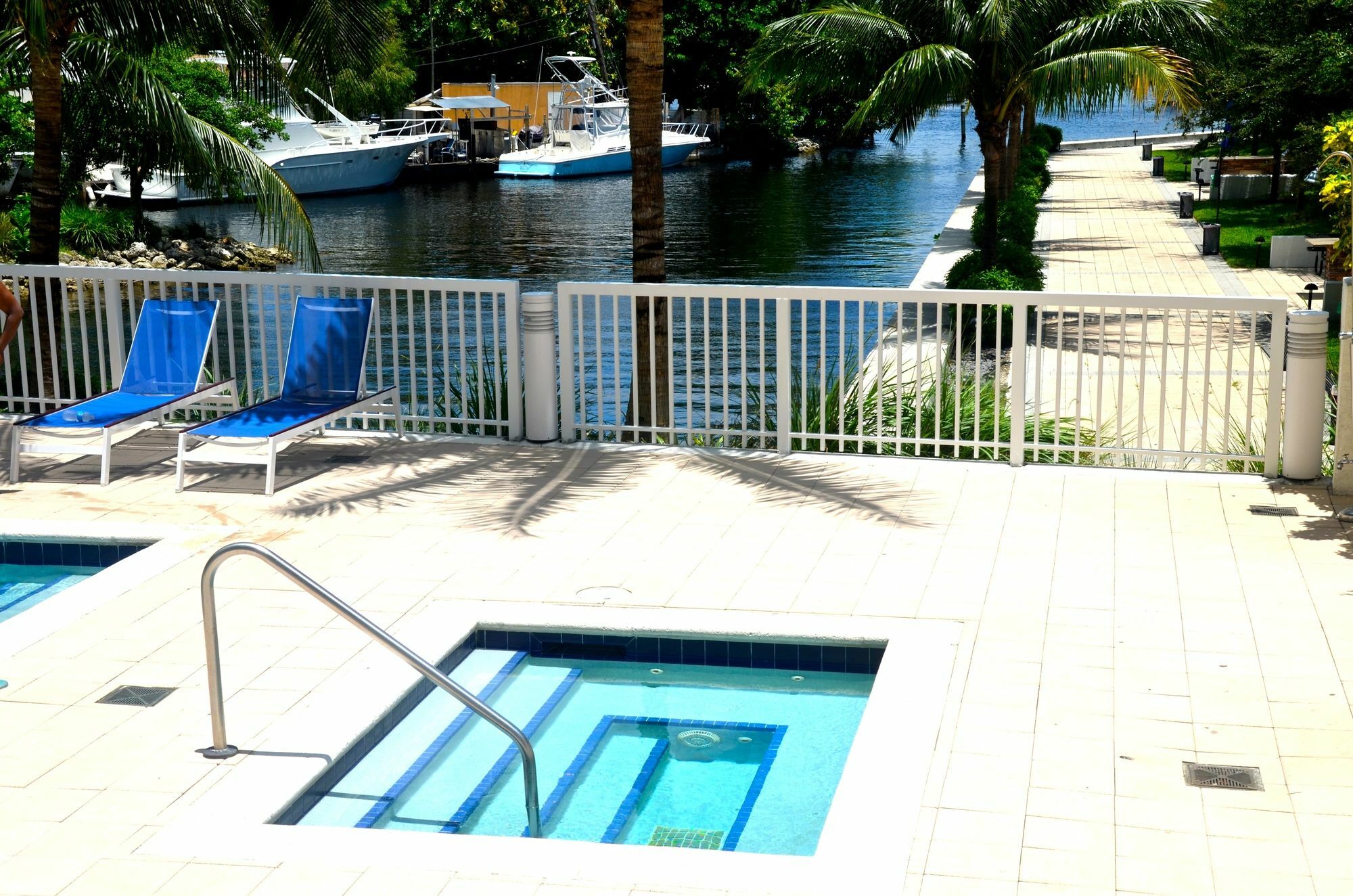 Riviera Luxury Living At River Oaks Marina And Tower Маямі Екстер'єр фото