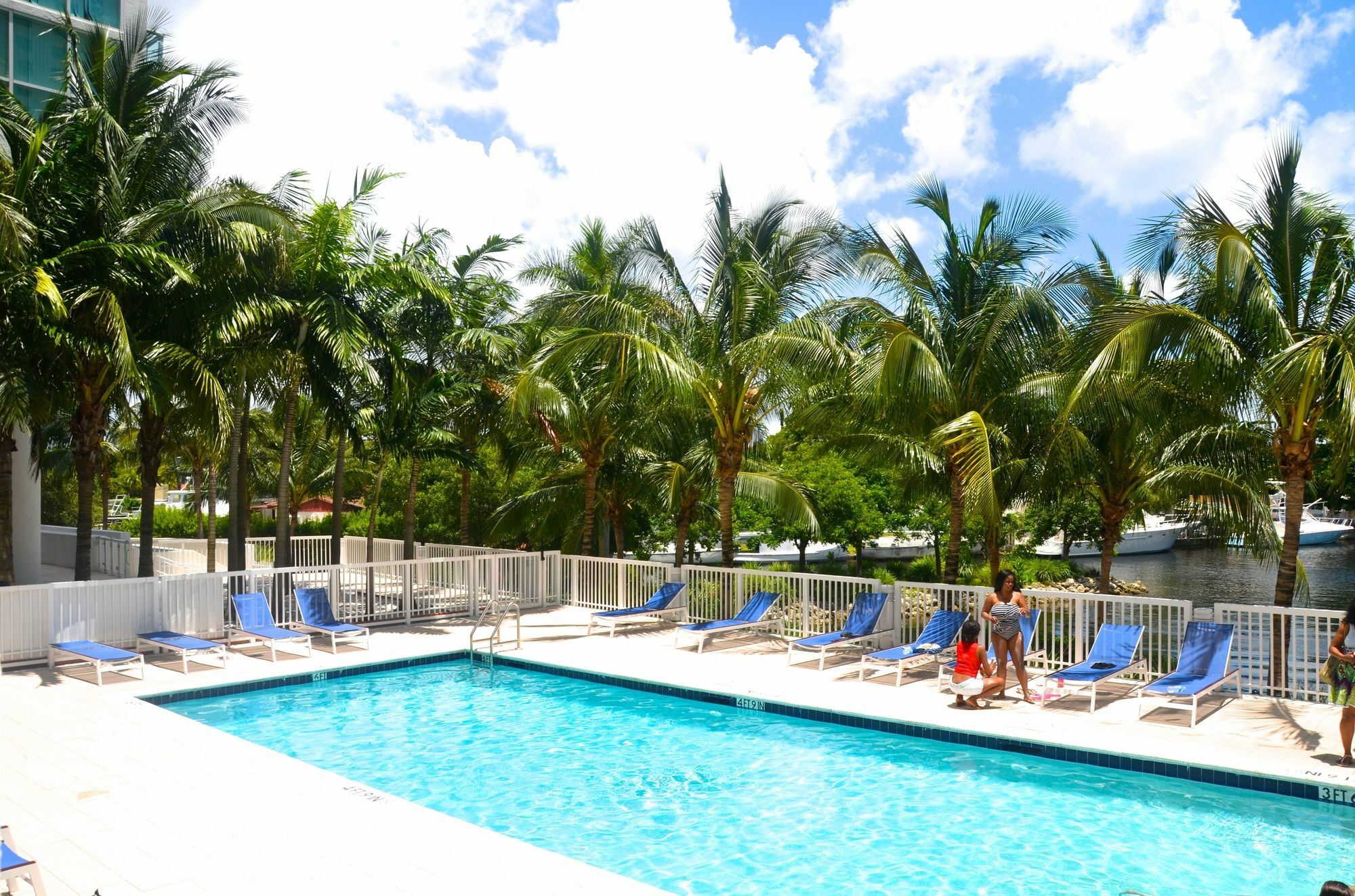 Riviera Luxury Living At River Oaks Marina And Tower Маямі Екстер'єр фото