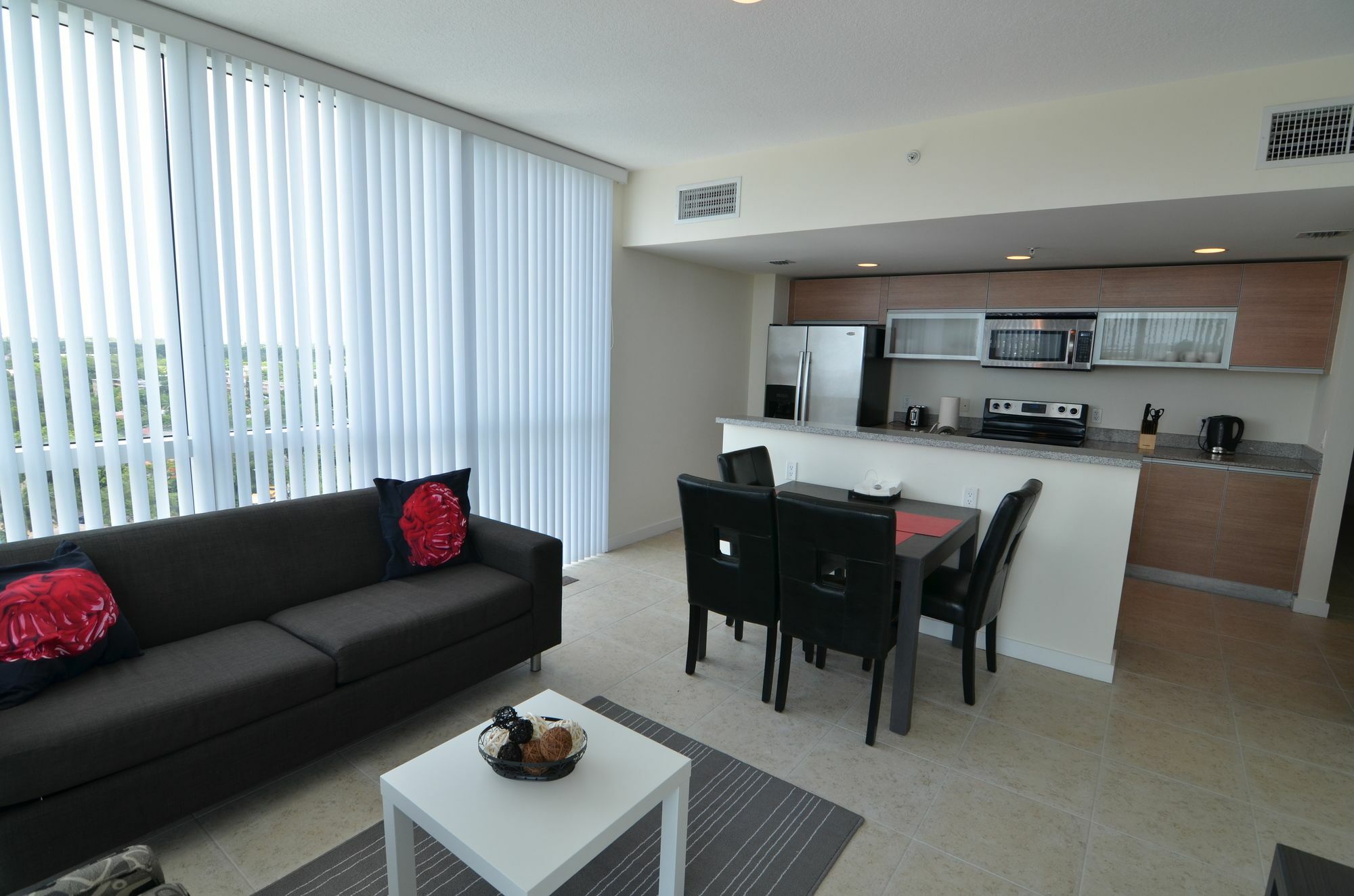 Riviera Luxury Living At River Oaks Marina And Tower Маямі Екстер'єр фото